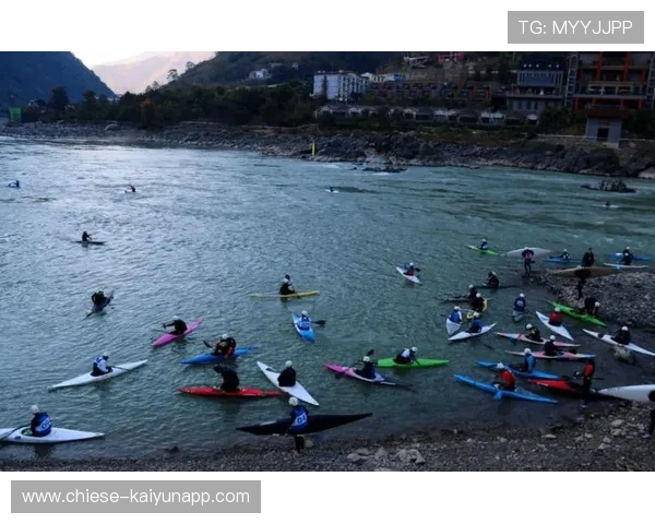2026 体育旅游新趋势：去美加墨看球顺便体验北美的皮划艇漂流。，美国皮划艇运动员